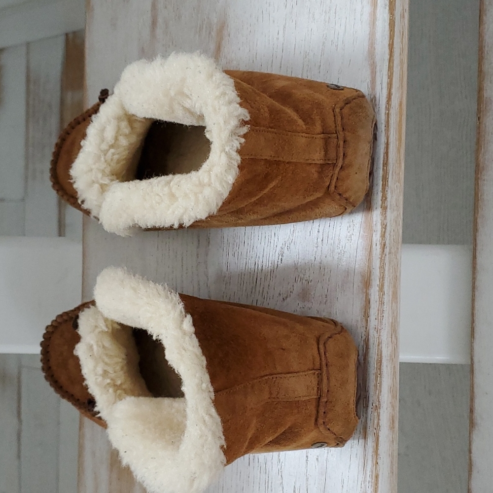 UGG moccasins - Picture 6 of 7